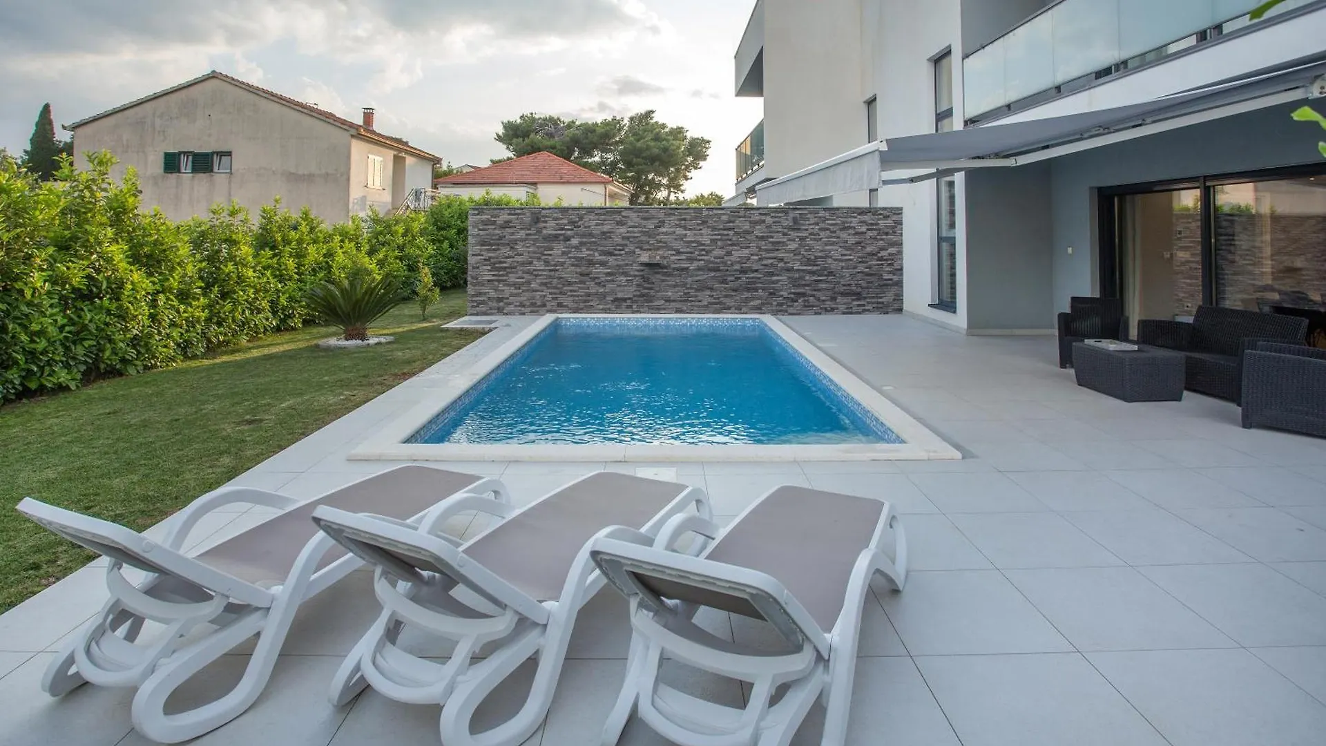 Apartment Villa Tesa 2 Donji Okrug