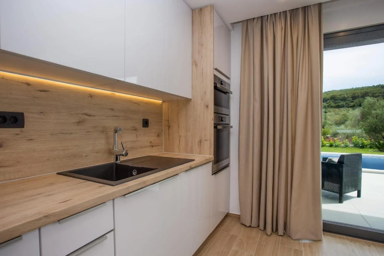Apartment Villa Tesa 2 Donji Okrug  Croatia